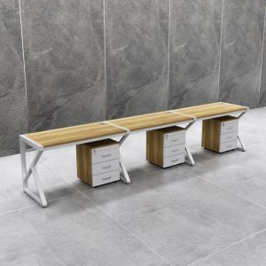 ban cum nhan vien chan sat 3 nguoi fergus fgbcnv041 3