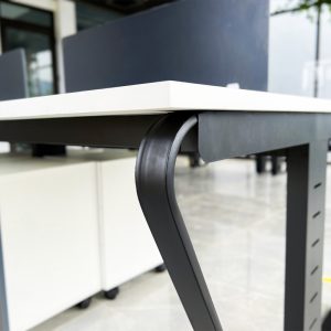 ban cum nhan vien fergus fgbcnv019 4